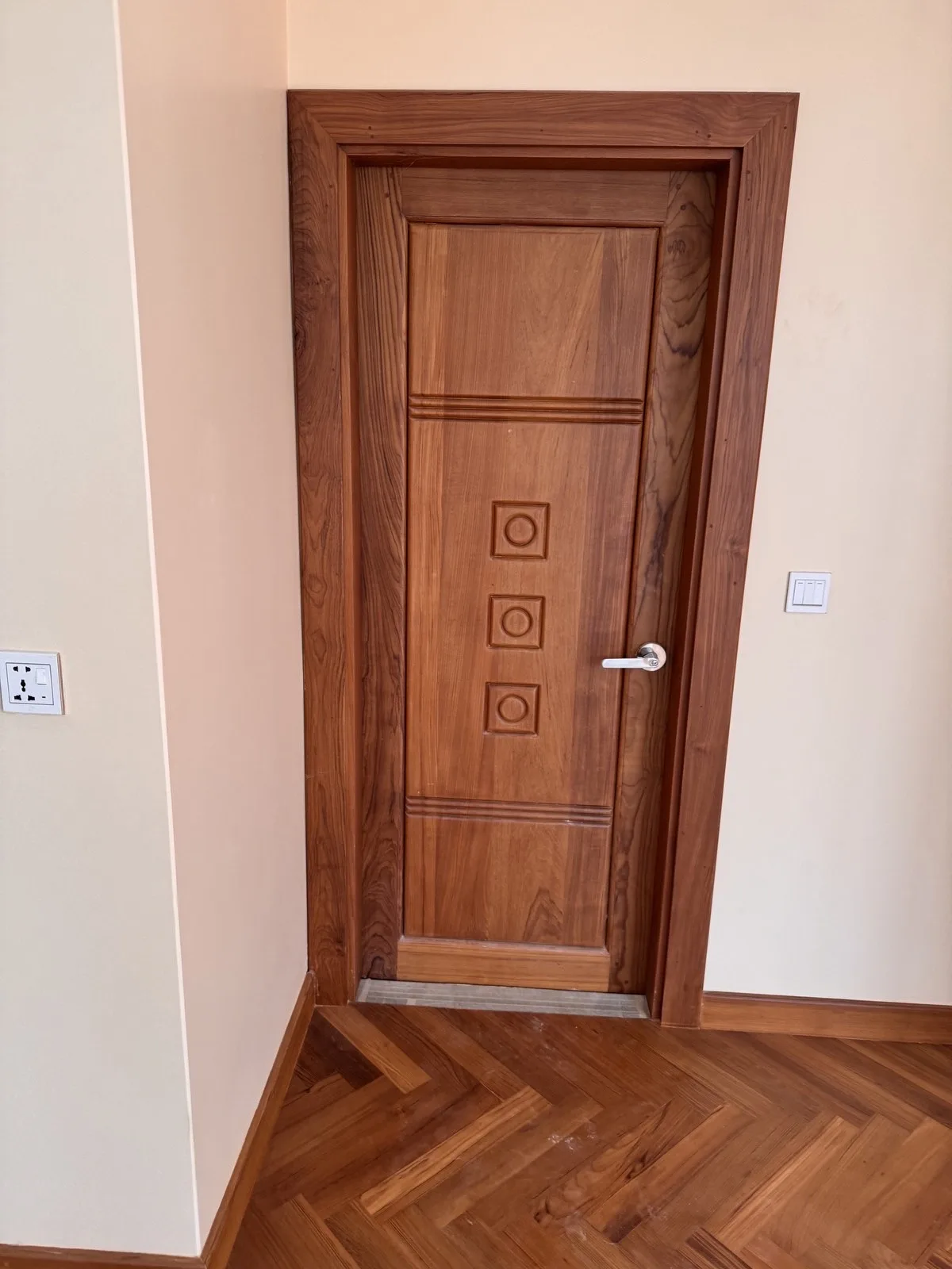 6-Storey Commercial Building For Rent -49th Street